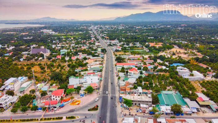 Phát triển hạ tầng là chìa khóa giúp Cam Lâm đạt chuẩn đô thị loại III.