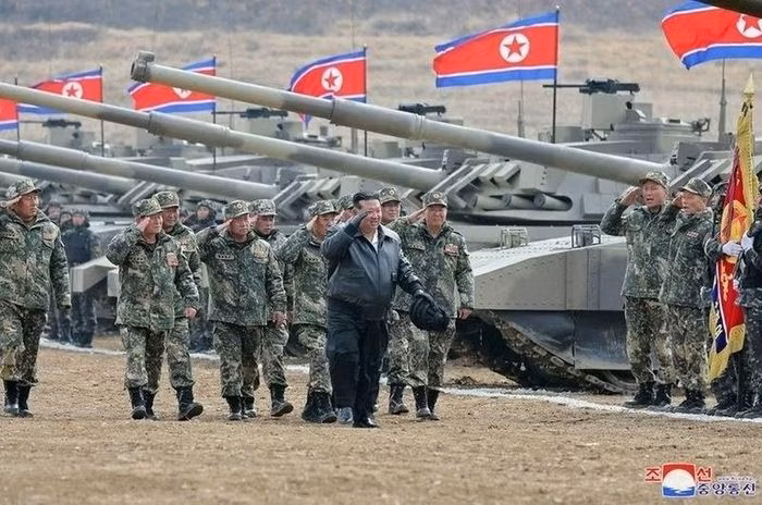 Cấu trúc tháp pháo của Cheonma-2 cho phép tối ưu hóa vai trò của trưởng xe và pháo thủ.